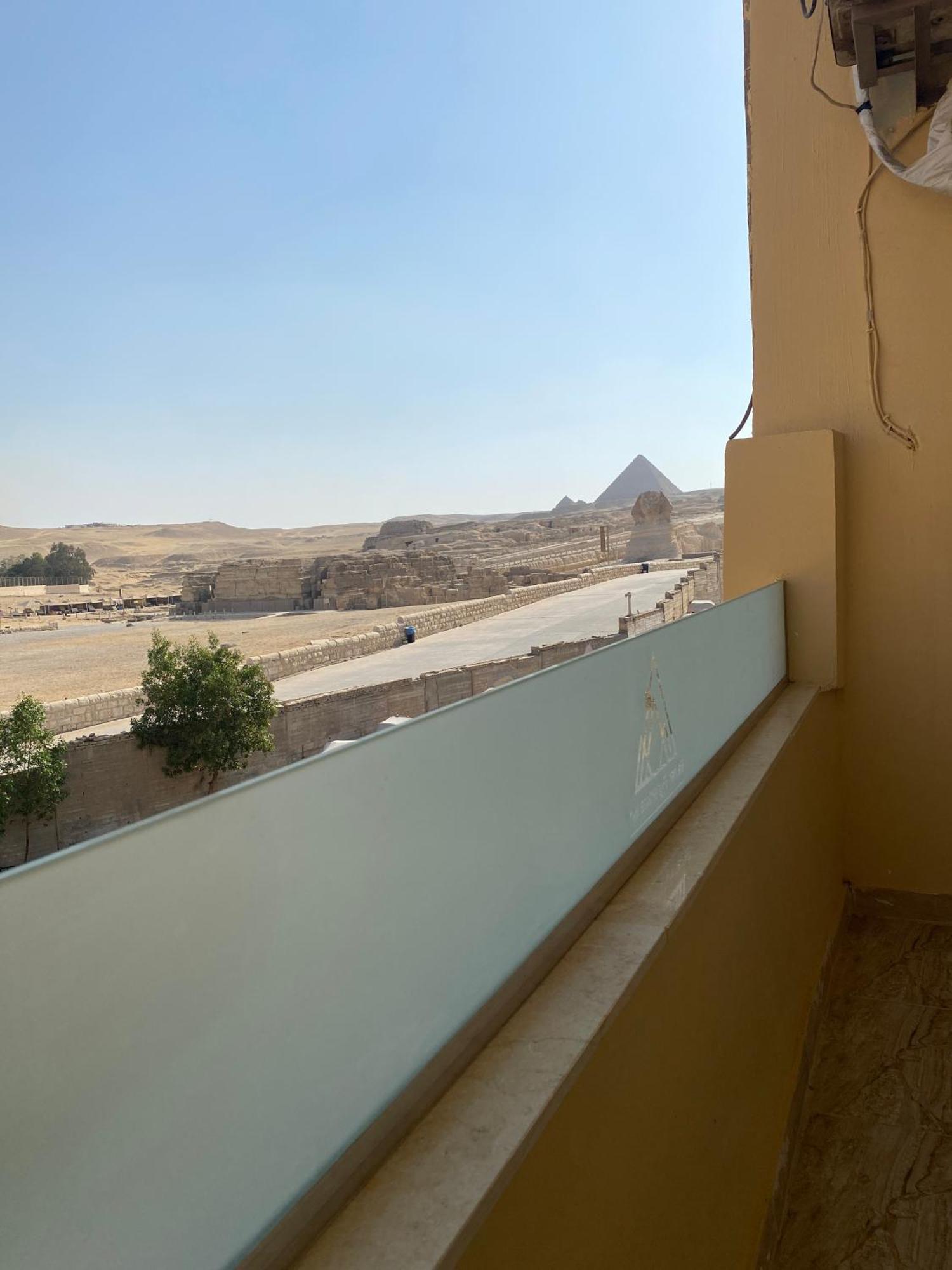 Seven Pyramids Panoramic View Inn Kafret el-Gabal Kültér fotó