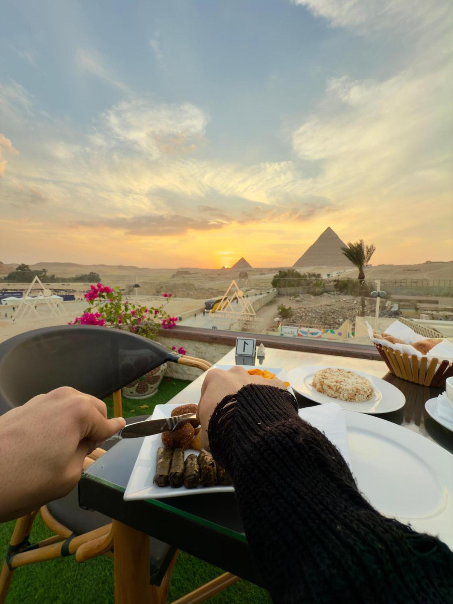 Seven Pyramids Panoramic View Inn Kafret el-Gabal Kültér fotó