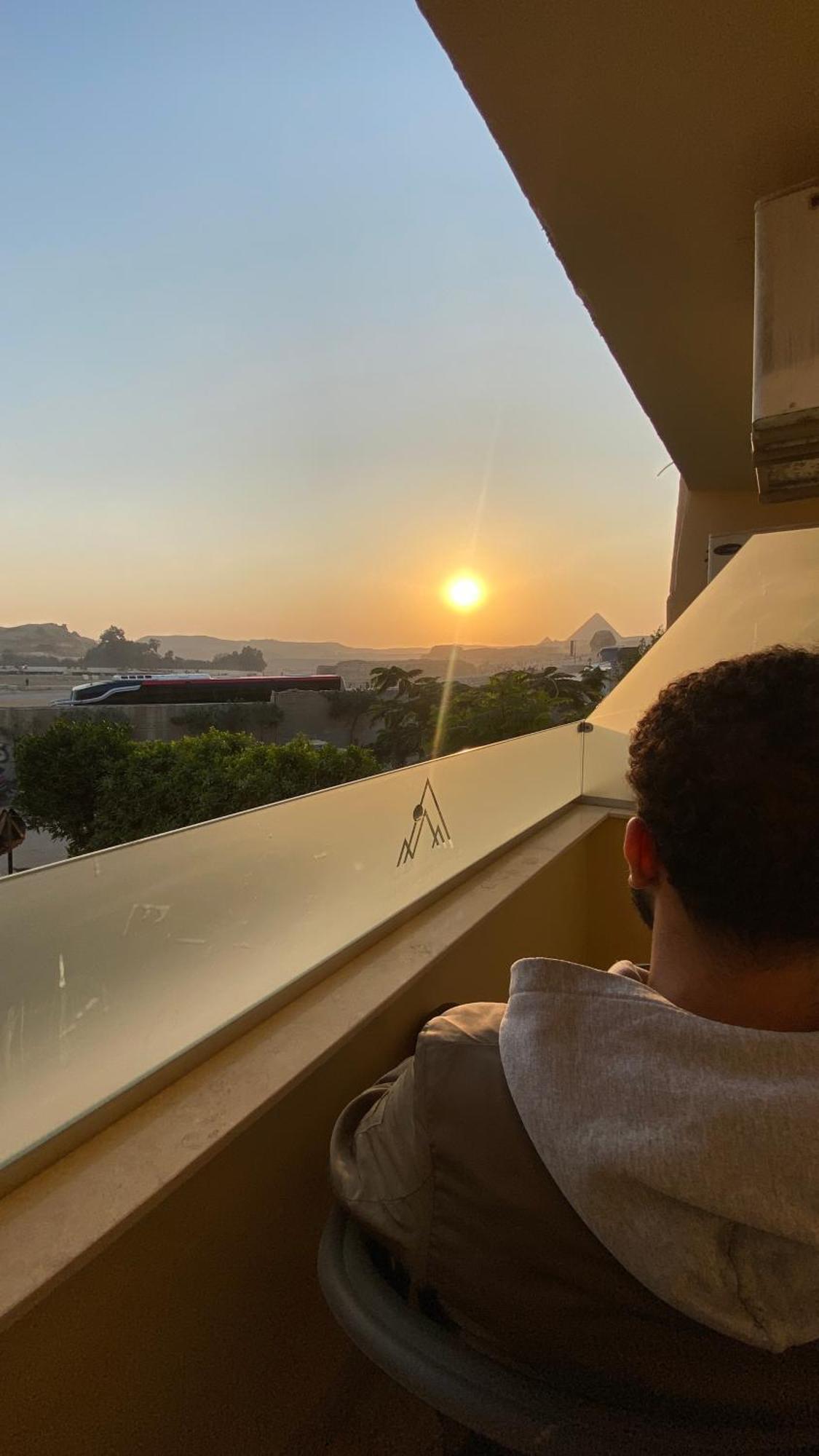 Seven Pyramids Panoramic View Inn Kafret el-Gabal Kültér fotó